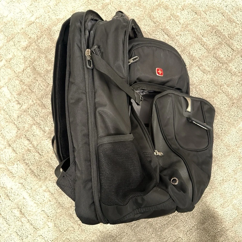 SwissGear smart scan Black Backpack with Red Logo